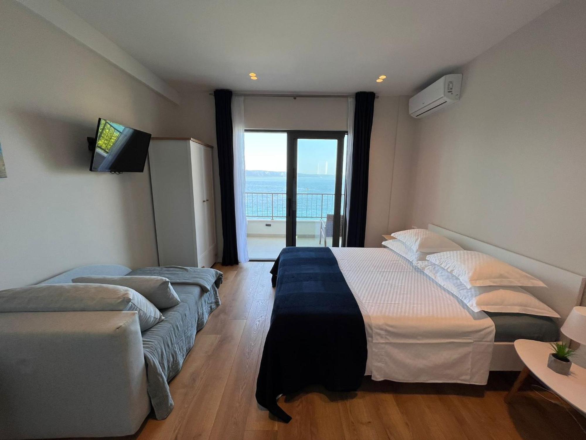 Beachfront Comfort Apartments Sinajko Podgora Exterior foto