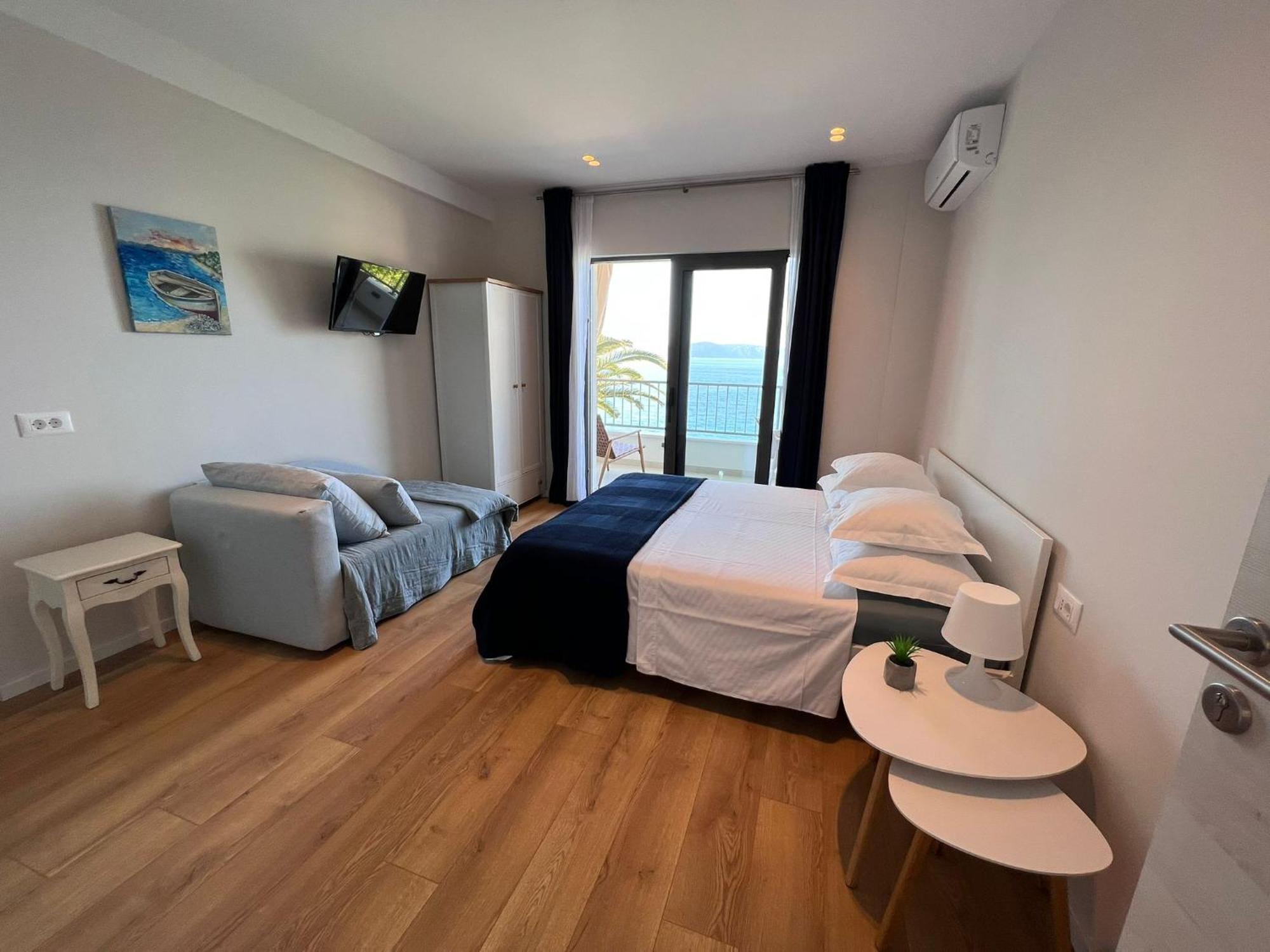 Beachfront Comfort Apartments Sinajko Podgora Exterior foto